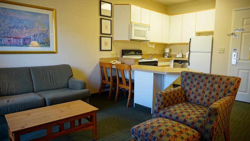 Baymont By Wyndham Wichita East Hotel Kültér fotó