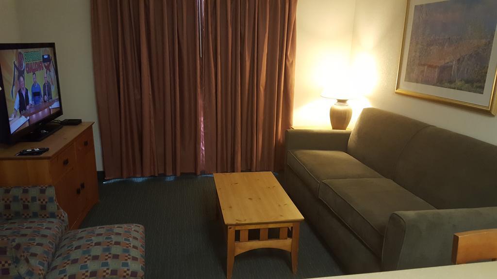 Baymont By Wyndham Wichita East Hotel Kültér fotó
