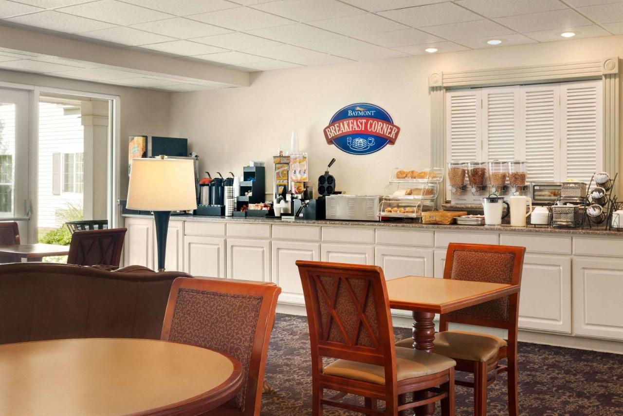 Baymont By Wyndham Wichita East Hotel Kültér fotó